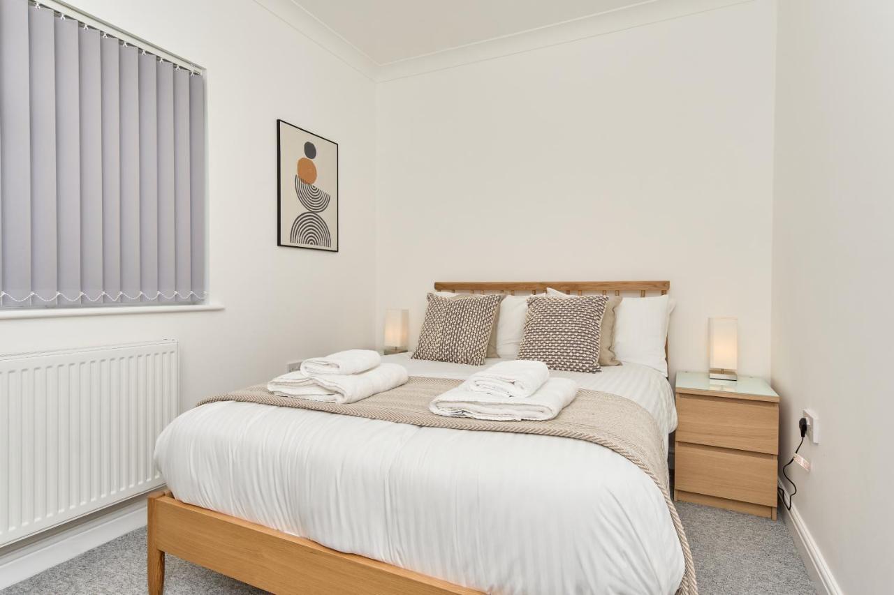 Beautiful 3 Bed Apartment In Bonchurch - Nr Ventnor - Large Outside Terrace & Parking - Dog Friendly - The Perfect Choice For Couples, Friends, Families - 5 Mins To Beach Exterior foto