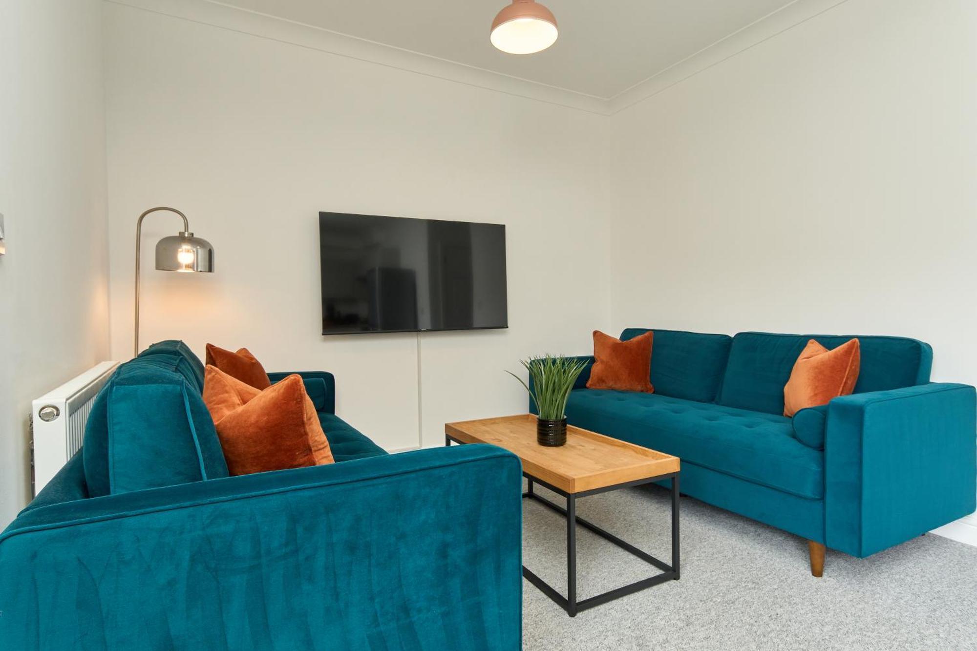 Beautiful 3 Bed Apartment In Bonchurch - Nr Ventnor - Large Outside Terrace & Parking - Dog Friendly - The Perfect Choice For Couples, Friends, Families - 5 Mins To Beach Exterior foto